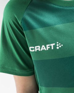 1905585_1651_PROGRESS20Jersey20Graphic_Neck_C3