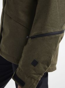 1906323-671000_Mountain20padded20jacket20W_Closeup5