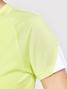1908229-541900_Pro20Control20Impact20SS20Tee20W_Closeup4
