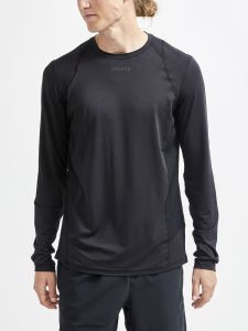 1908754-999000_ADV20Essence20LS20Tee_Closeup1