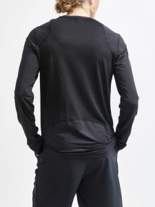 1908754-999000_ADV20Essence20LS20Tee_Closeup2