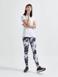 1908767-900000_ADV20Essence20SS20Slim20Tee_Closeup4