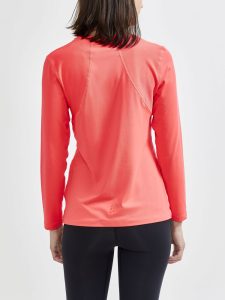 1908769-410000_ADV20Essence20LS20Tee_Closeup2