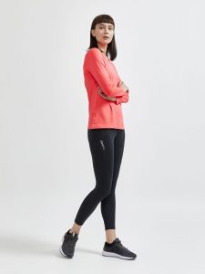 1908769-410000_ADV20Essence20LS20Tee_Closeup4