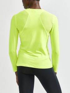 1908769-851000_ADV20Essence20LS20Tee_Closeup2