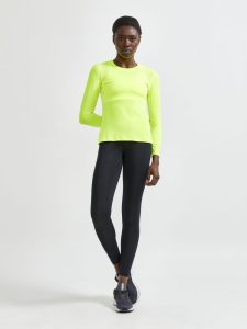 1908769-851000_ADV20Essence20LS20Tee_Closeup4