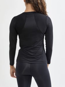 1908769-999000_ADV20Essence20LS20Tee_Closeup2