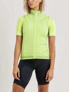 1908793-851000_Essence20Light20Wind20Vest_Closeup1