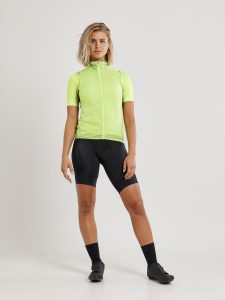 1908793-851000_Essence20Light20Wind20Vest_Closeup6