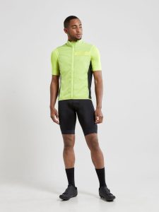 1908814-851000_Essence20Light20Wind20Vest_Closeup6