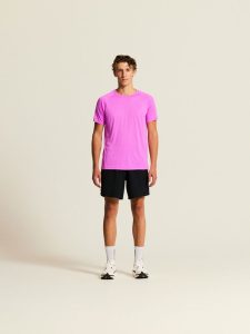 1909878-7660_Core20Unify20Training20Tee20M_closeup1