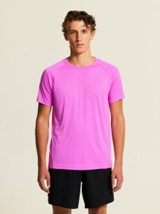 1909878-7660_Core20Unify20Training20Tee20M_closeup2