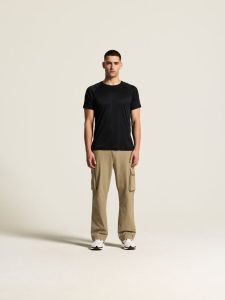 1909878-999000_Core20Unify20Training20Tee20M_closeup1