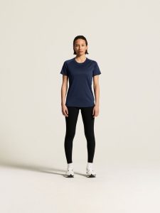 1909879-390000_Core20Unify20Training20Tee20W_closeup1