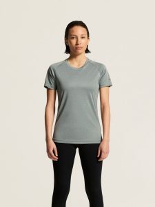1909879-935000_Core20Unify20Training20Tee20W_closeup5