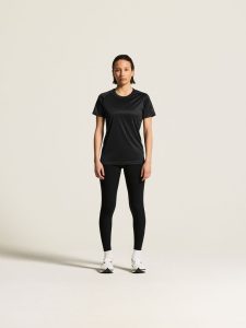 1909879-999000_Core20Unify20Training20Tee20W_closeup1