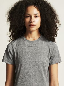 1909984-998000_ADV20Essence20SS20Tee20W_closeup6