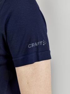 1910385-390000_ADV20Seamless20Polo20Shirt20W_Closeup5