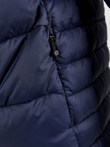1910390-396000_CORE20Explore20Isolate20Jacket20M_Closeup4