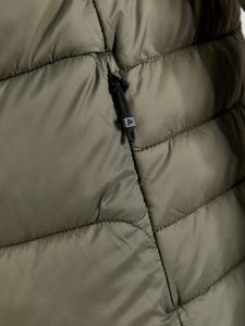 1910390-664000_CORE20Explore20Isolate20Jacket20M_Closeup5