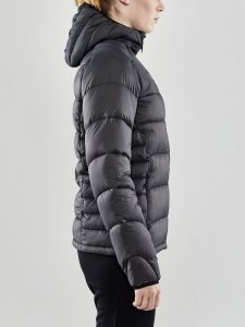 1910391-985000_CORE20Explore20Isolate20Jacket20W_Closeup2