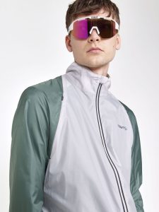 1910410-932687_PRO20Hypervent20Jacket20M_Closeup2