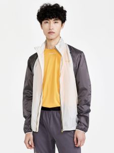 1910410-985914_PRO20Hypervent20Jacket20M_Closeup1