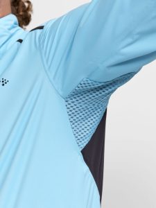 1910525-327992_Adv20Endur20Hydro20Jacket20M_Closeup4