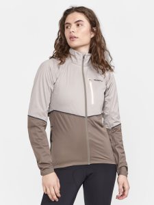 1910559-230244_Adv20Endur20Hydro20Jacket20W_Closeup1