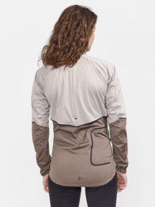 1910559-230244_Adv20Endur20Hydro20Jacket20W_Closeup2