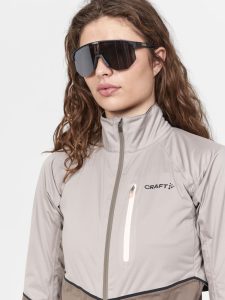1910559-230244_Adv20Endur20Hydro20Jacket20W_Closeup4
