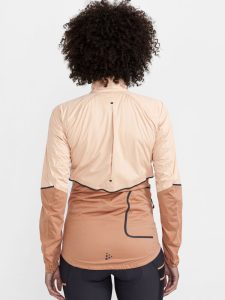 1910559-758791_Adv20Endur20Hydro20Jacket20W_Closeup2