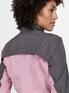 1910566-985743_Core20Endur20Hydro20Jacket20W_Closeup3