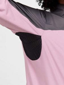 1910566-985743_Core20Endur20Hydro20Jacket20W_Closeup4