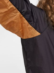 1910572-992574_Adv20Offroad20Wind20Jacket20M_Closeup4