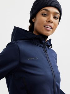 1910993-396000_ADV20Explore20Soft20Shell20Jacket20W_Closeup3