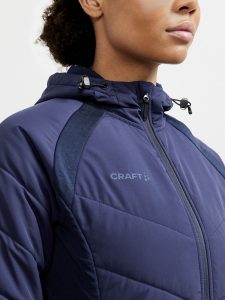 1911001-396000_ADV2020Explore20Hybrid20Jacket20W_Closeup3