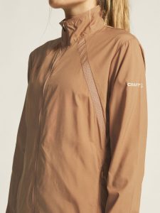 1911241-246000_ADV20Essence20Wind20Jacket20W_closeup6