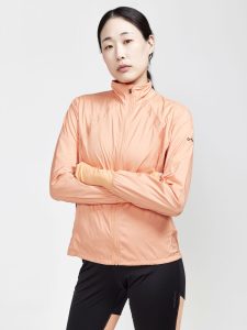 1911241-716000_ADV20Essence20Wind20Jacket20W_Closeup1