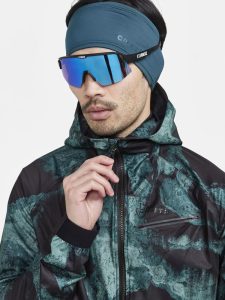 1911326-678007_PRO20Hydro20Jacket20220M_Closeup3