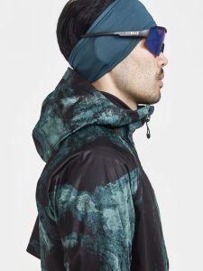 1911326-678007_PRO20Hydro20Jacket20220M_Closeup4
