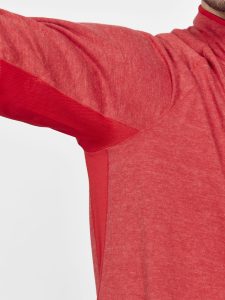 1911332-453000_ADV20SubZ20Wool20LS20Tee20220M_Closeup5