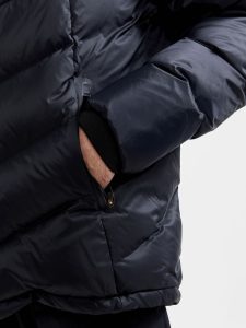 1911632-999000_ADV20Explore20Down20jacket20M_Closeup4