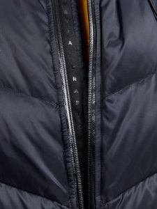 1911632-999000_ADV20Explore20Down20jacket20M_Closeup5
