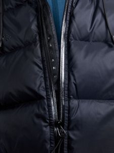 1911633-999000_ADV20Explore20Down20jacket20W_Closeup5