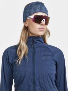 1911670-698000_ADV20Essence20Warm20Jacket20W_Closeup3