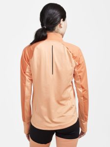 1911670-716732_ADV20Essence20Warm20Jacket20W_Closeup2