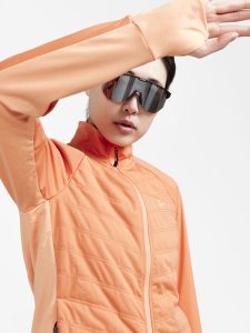 1911670-716732_ADV20Essence20Warm20Jacket20W_Closeup3