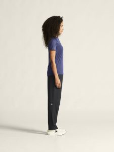 1911785-388000_Core20Essence20Logo20Tee20W_closeup2