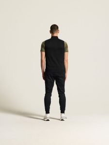 1912161-999000_ADV20Unify20Vest20M_closeup3